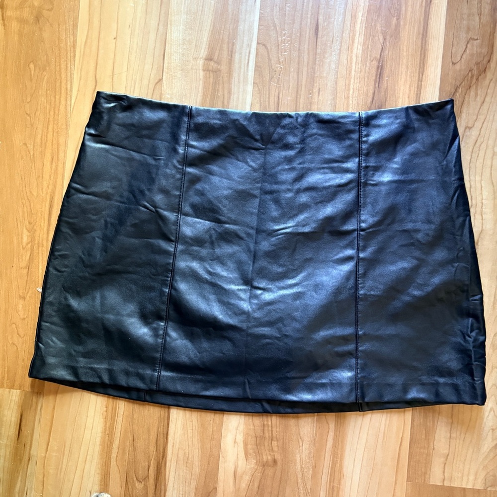 Abercrombie & Fitch Black Faux Leather Mini Skirt XL